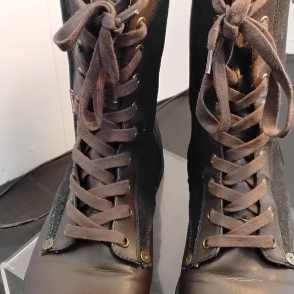 Levi's Women's Brown Lace-Up Boots - Picture 5 of 7